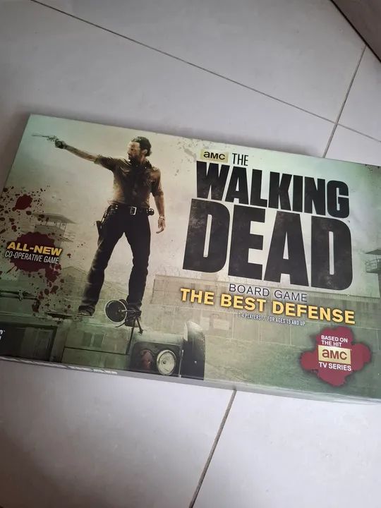 Jogo de Tabuleiro The Walking Dead: The Best Defense - Importado