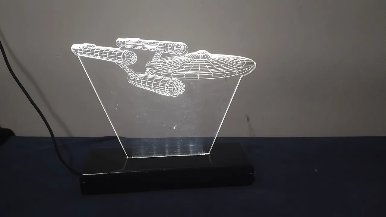 Luminária LED USS Enterprise Star Trek