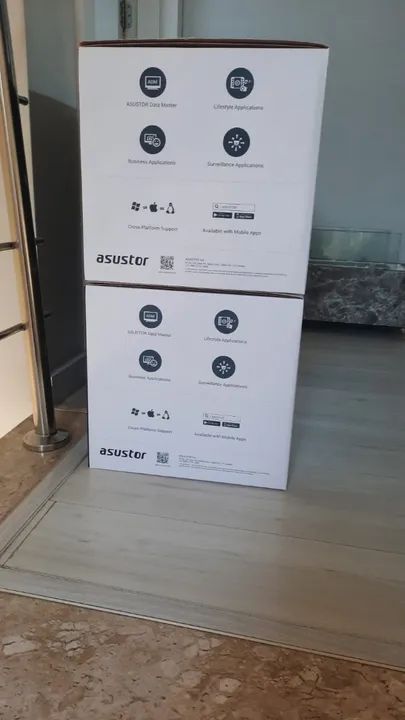 Storage Asustor 8 Baias AS6510T - Intel ATOM C3538 2.1GHz (Quad-Core), 8GB DDR4, 2x 10GbE - Foto 3