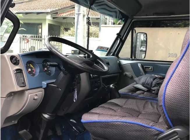 VW 8.150 baú ano 2011 - Foto 8