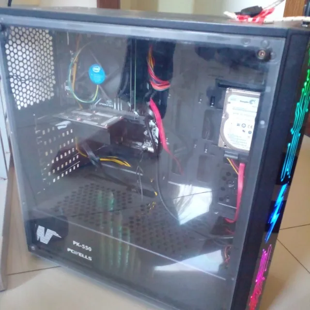 vendo pc gamer completo com mesa e cadeira de escritório