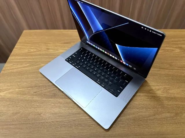 MACBOOK PRO M1 MAX, 64GB RAM, 2TB SSD, 16 POLEGADAS, 32 NÚCLEOS