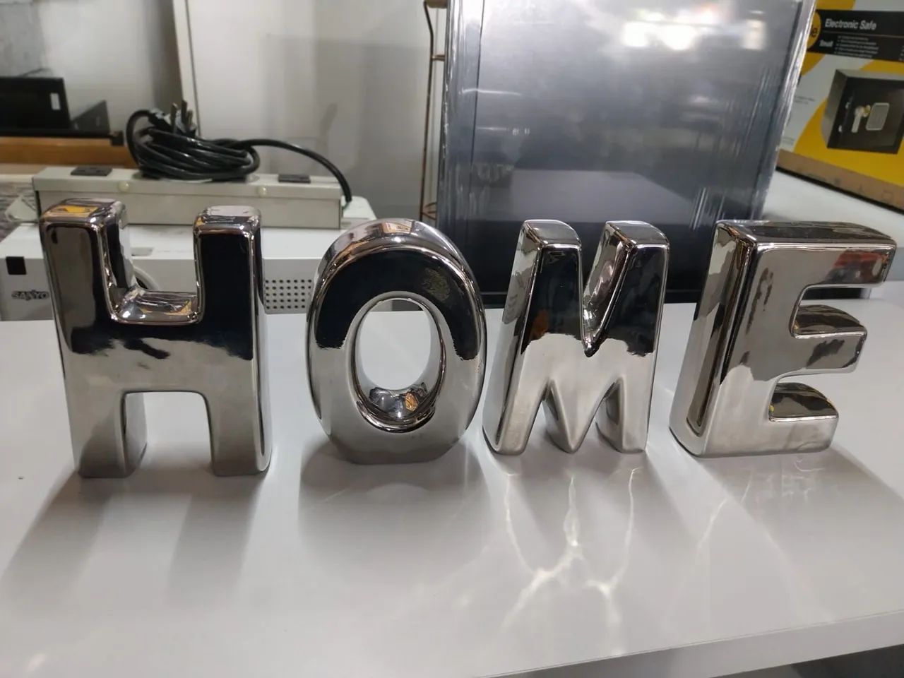 Kit de Letras HOME em Metal Cromado para Decoração