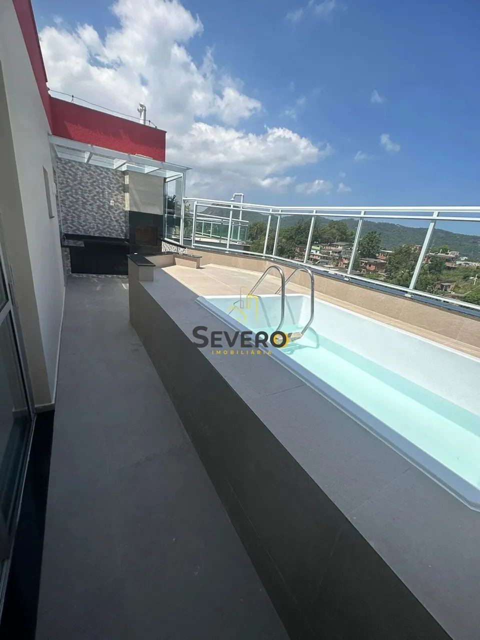 Cobertura de 3 quartos na quadra da praia