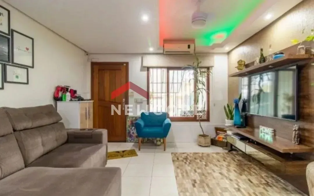 Casa em Rua Giobatta Giuseppe Petracco - Vila Nova - Porto Alegre/RS
