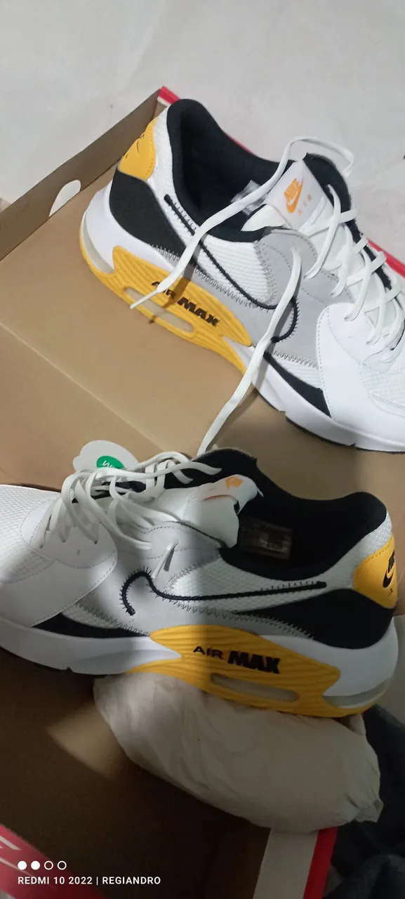 Nike Air Max - Amarelo e Branco nunca usado comprei mais fico pequeno