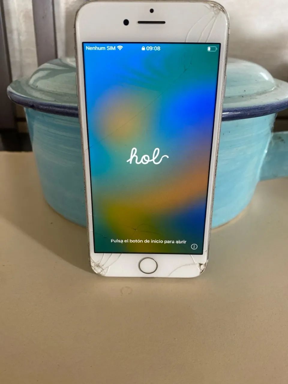 iPhone 8, com marcas de uso 