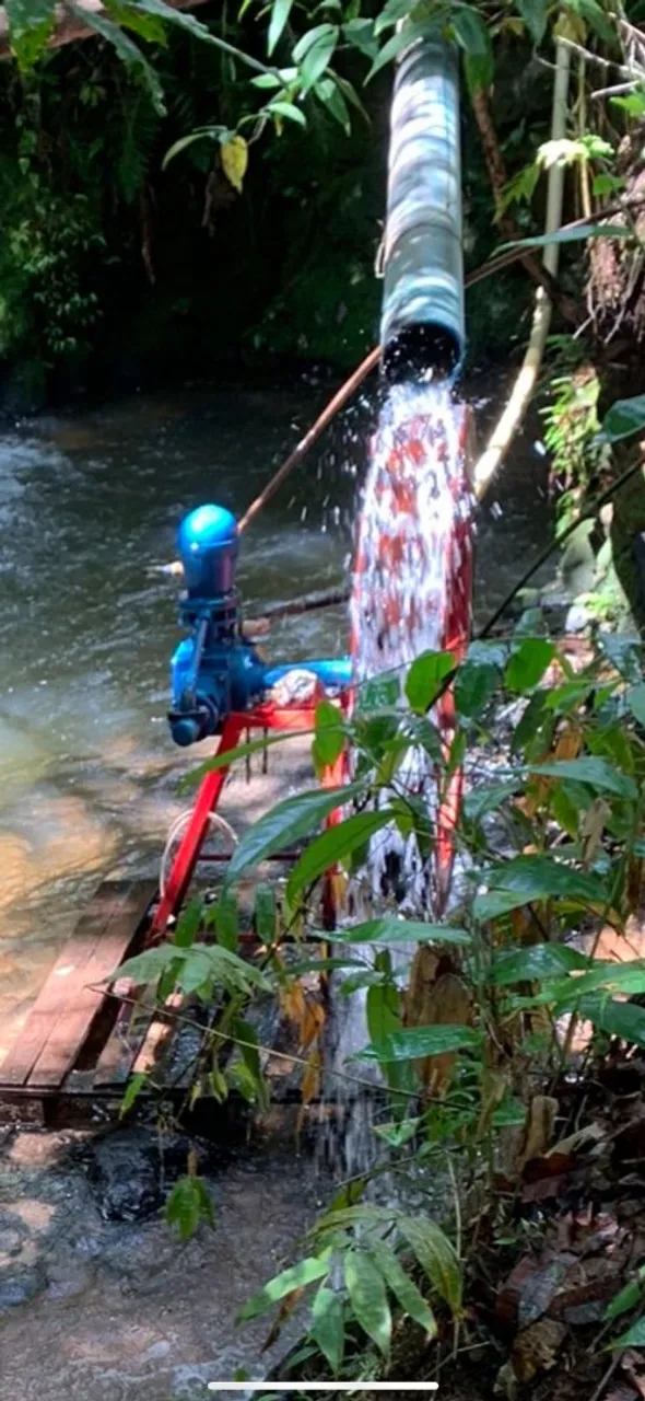 Bomba hidráulica para captação de água natural