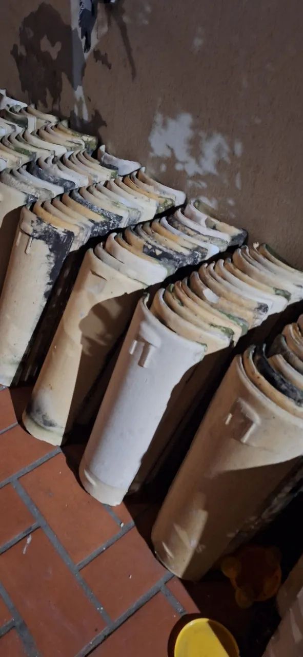 Telha de cerâmica 64739518888449121