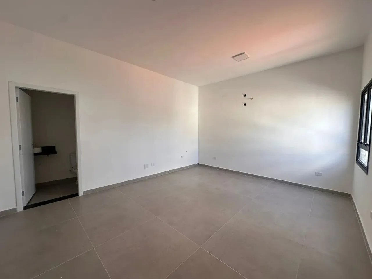 Sala Comercial para Locação em Mogi das Cruzes, Mogilar, 1 banheiro