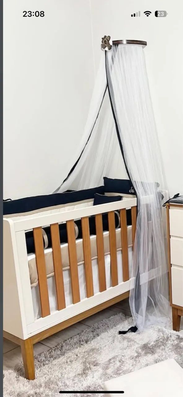  Berço evolutivo branco. 