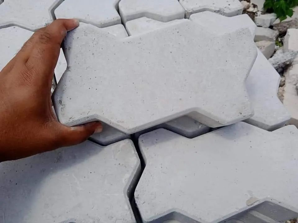 Bloquetes intertravado 44,00 o metro. Bloquetes retangular 49,00 o metro. - Foto 2