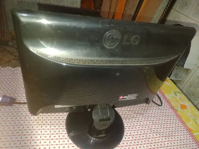 Monitor LG | Flatron W1752T | 17 polegadas | VGA (vem com cabos) - Foto 3