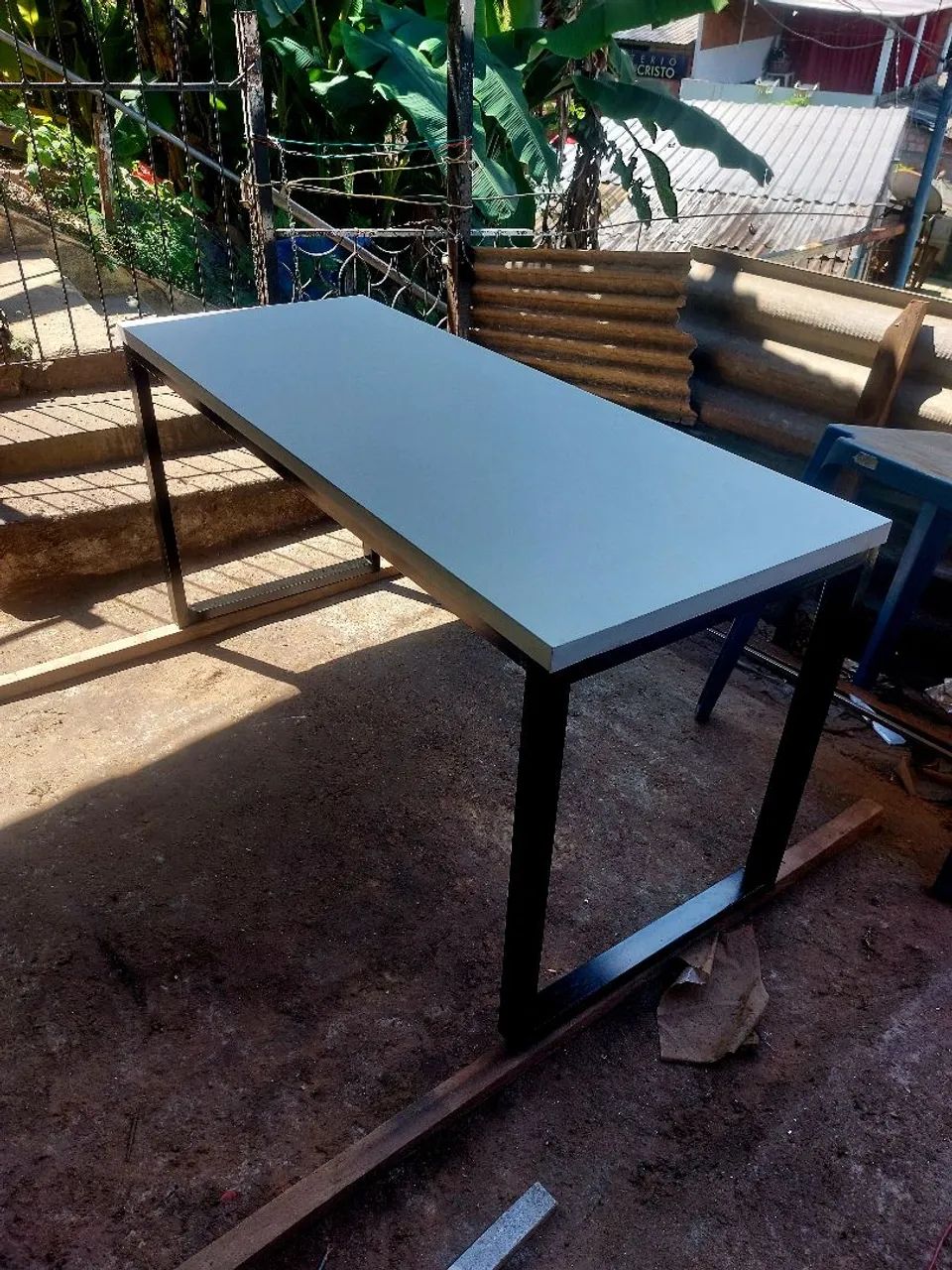 Mesa de Jantar Moderna com Tampo Branco