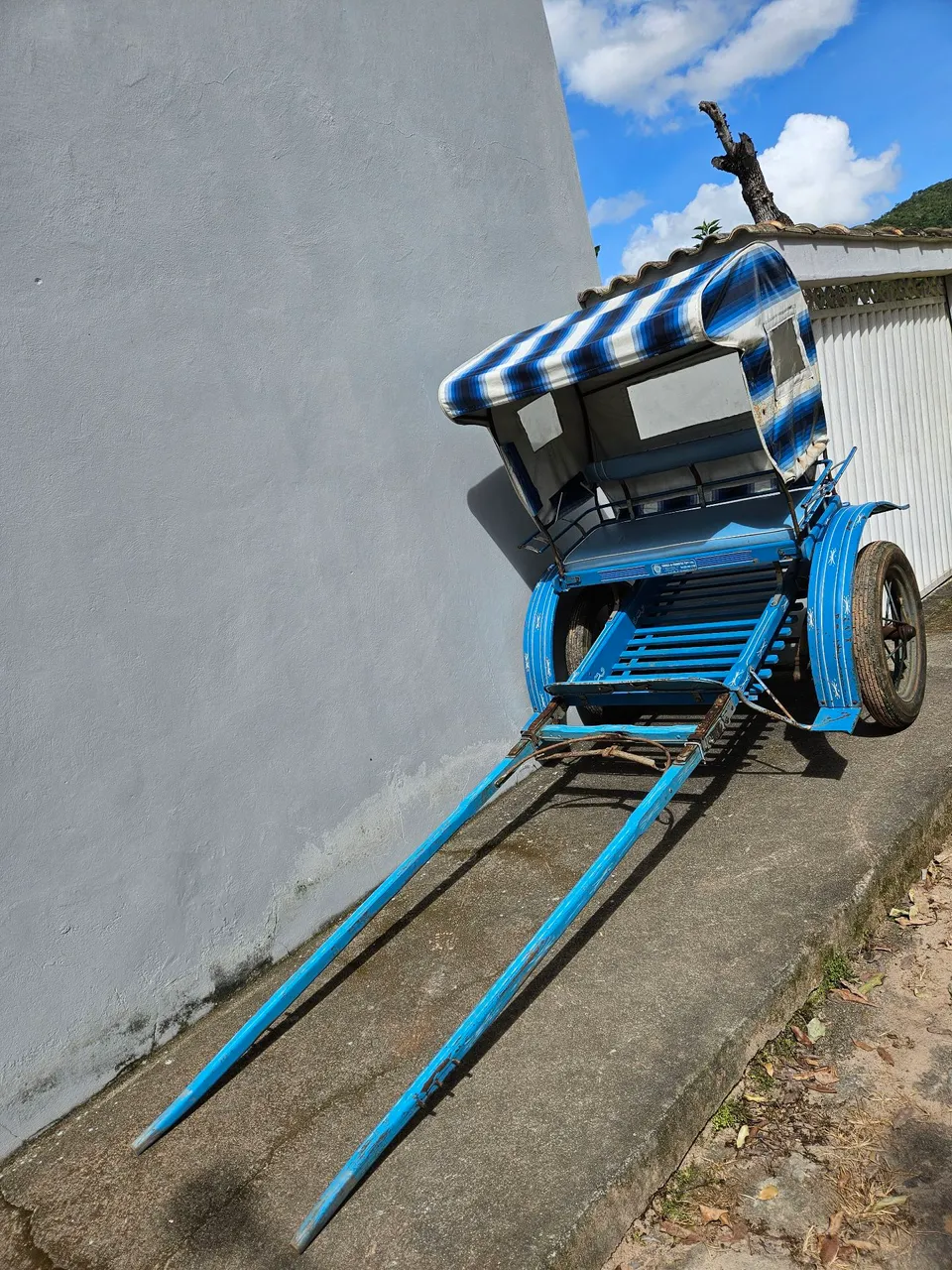 CHARRETE COM CAPOTA