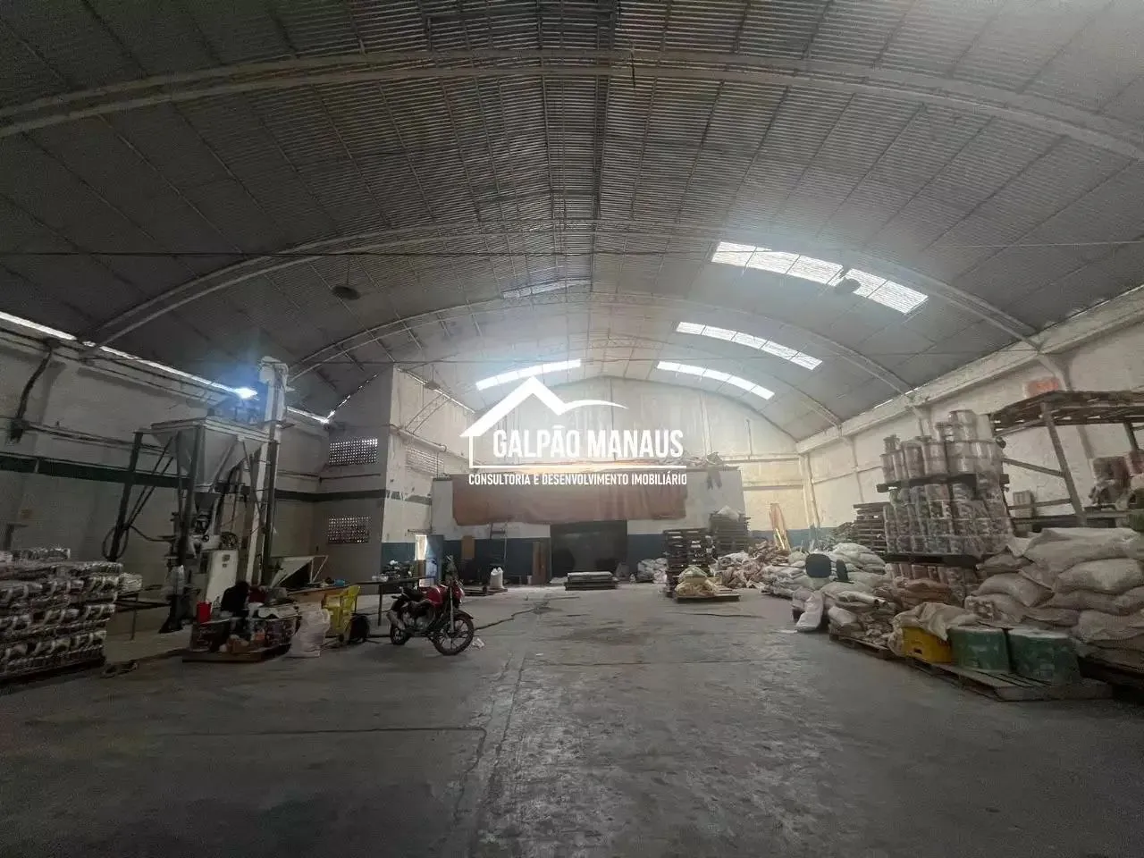 Galpão Manaus - 1.146,14 m² - Petrópolis - GML237