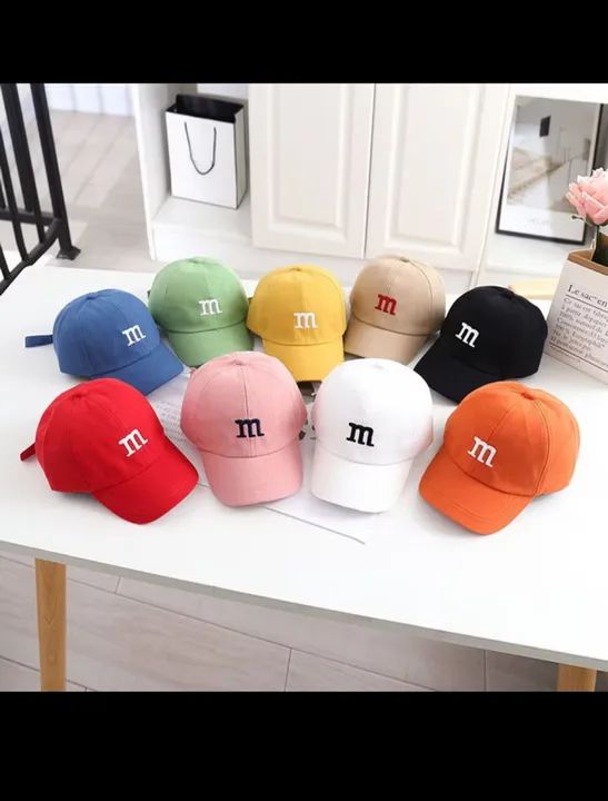 4 Bonés Infantis com Letra M - Diversas Cores - Foto 6