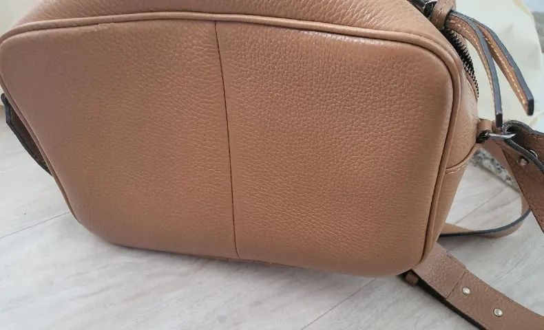 bolsa arezzo tiracolo couro carol média natural wood - Foto 3