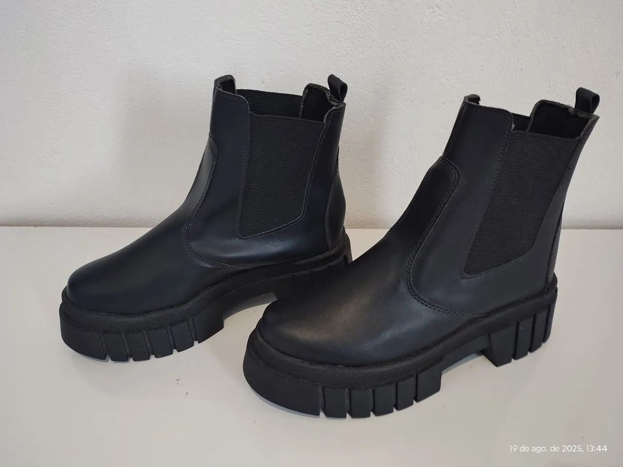 Bota nova 70 reais  - Foto 2