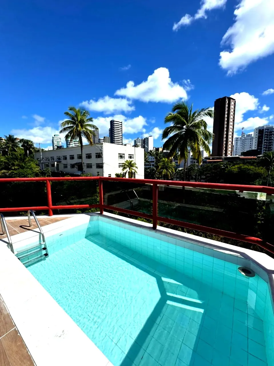 Cobertura de Luxo à Venda em Ondina, Salvador-BA: 4 Suítes, Piscina Privativa e Vista Mar!