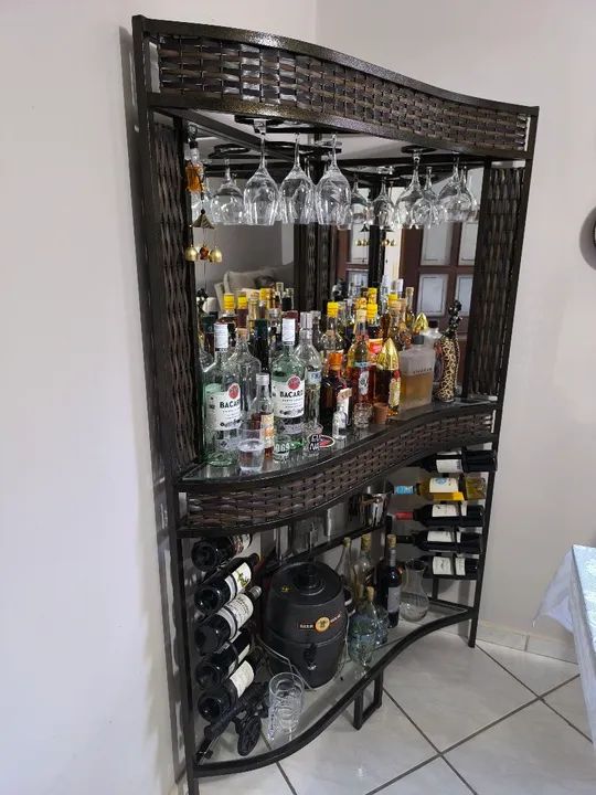 Rack de Bar em Metal e vidro