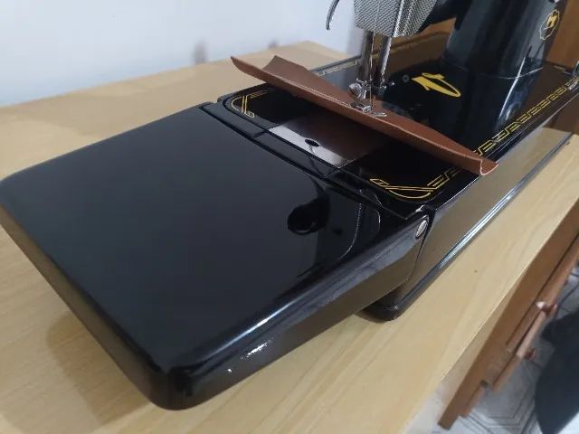 MÁQUINA DE COSTURA VIGORELLI "PRETINHA" EXCELENTE ESTADO ! ( LER A DESCRIÇÃO ) - Foto 5
