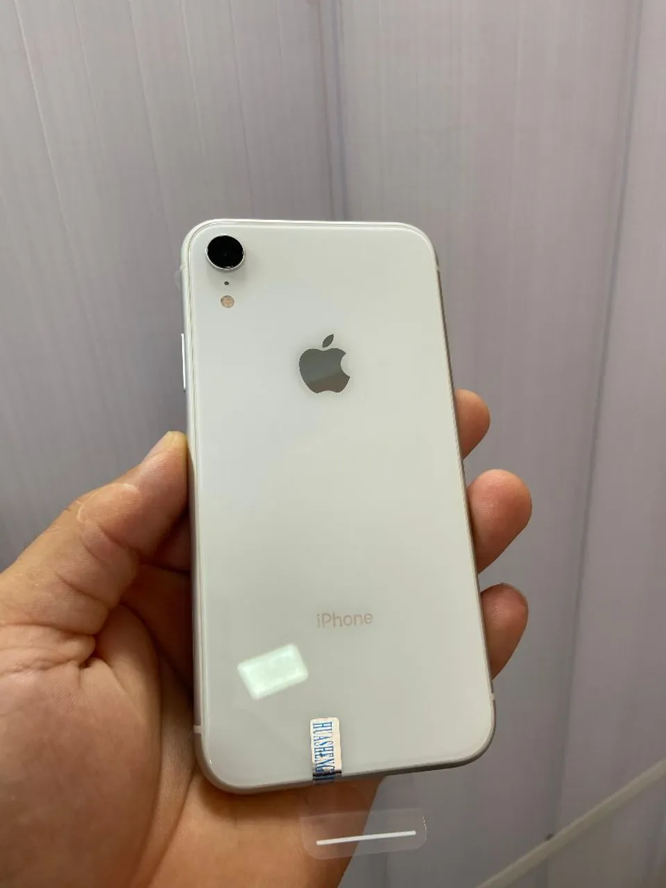 iPhone xr semi novo funcionando tudo 128GB bateria 100% com garantia