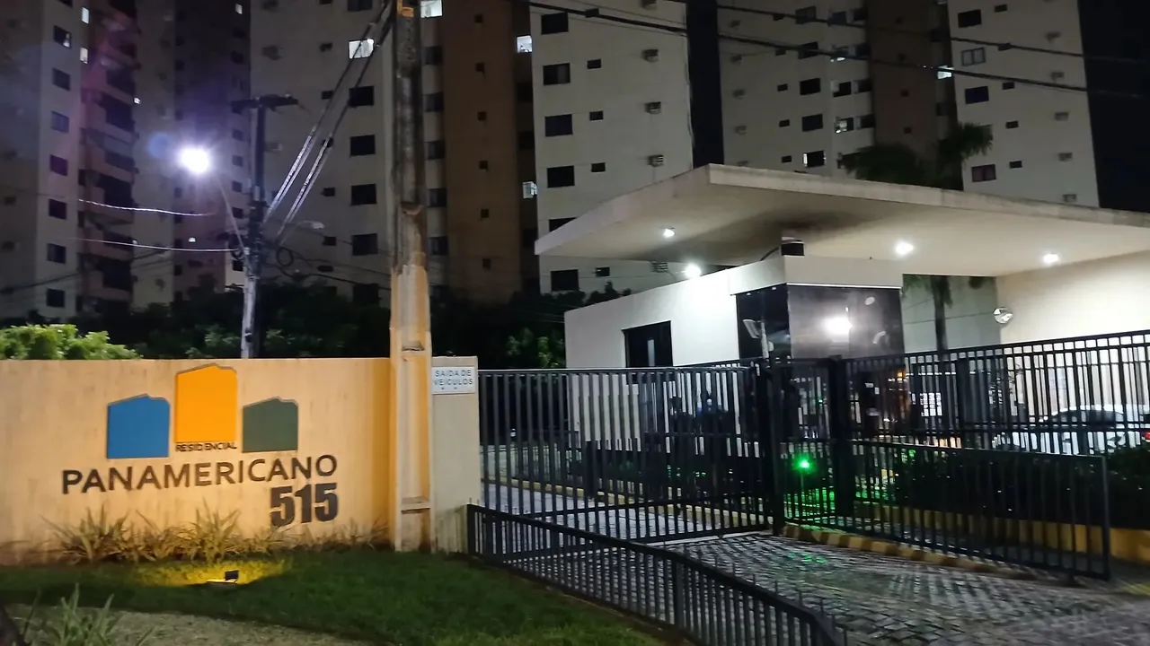 Apto 3/4 sendo 1 suíte 2 vaga Panamericano, localizado na Av. Maria Lacerda