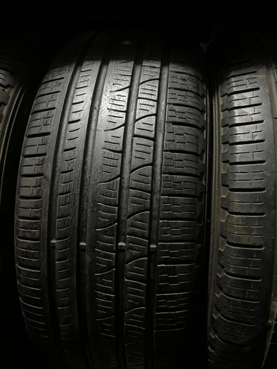 Pneu 235/55/18 Pirelli Scorpion 75% vida útil