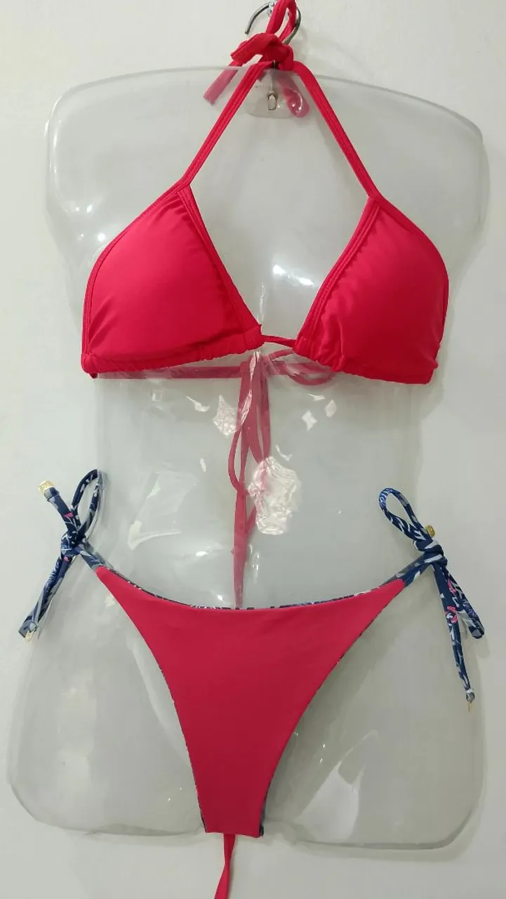 Biquíni Vermelho com Detalhes Florais
