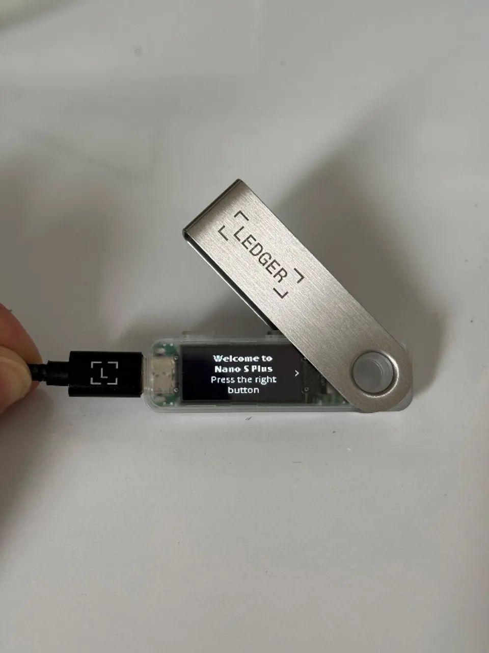 carteira fria cold wallet Ledger nano S plus bitcoin btc ethereum eth