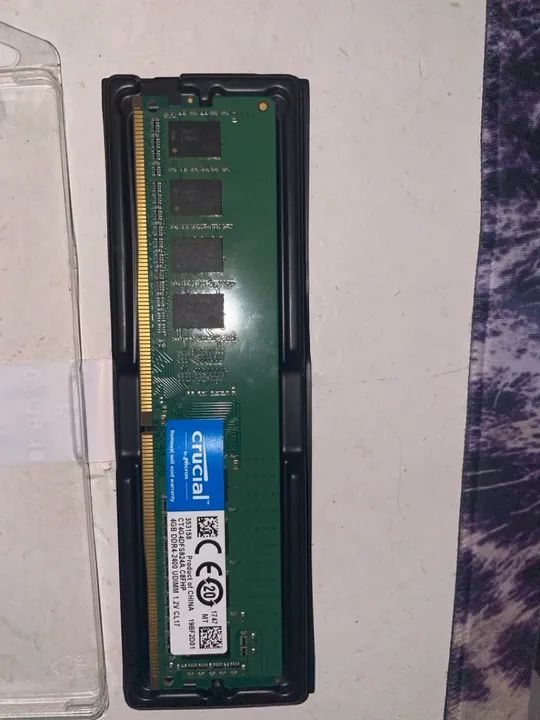 Memória RAM Crucial 4GB DDR4 2400MHz