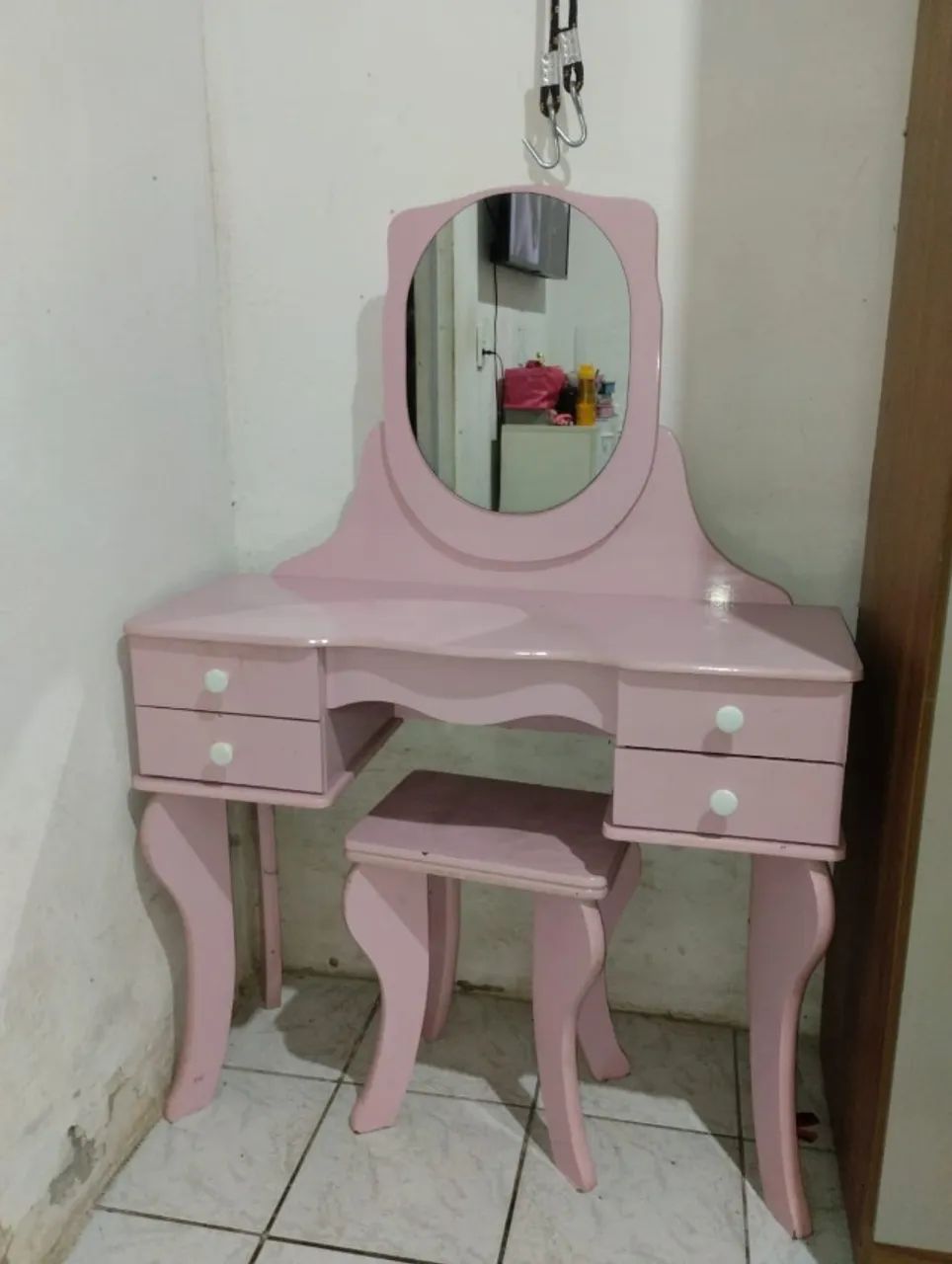 PENTEADEIRA C/ ESPELHO ROSA