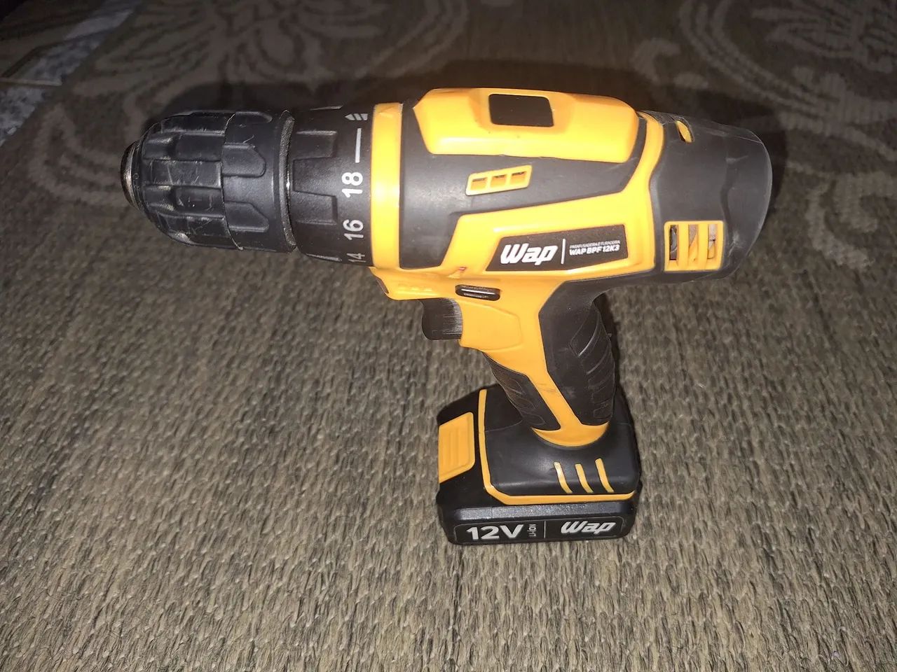 Parafusadeira/Furadeira WAP BPF 12K3 12V com Maleta - Usada - Foto 5