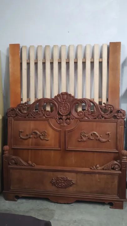 Cama casal em madeira trabalhada. - Foto 5