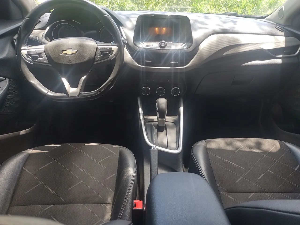 Ônix sedan Premium 2020 aceito troca - Foto 5