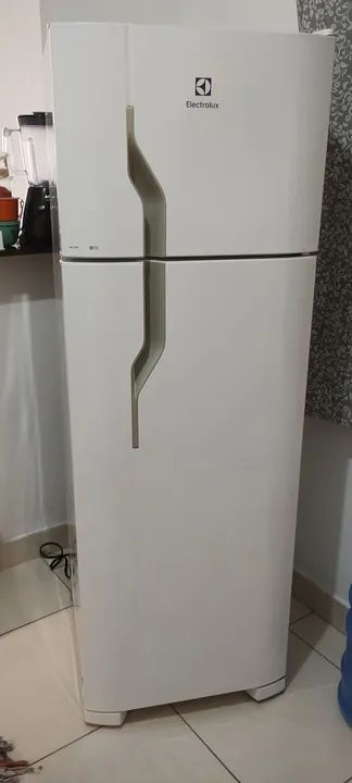 Vendo geladeira Eletrolux 