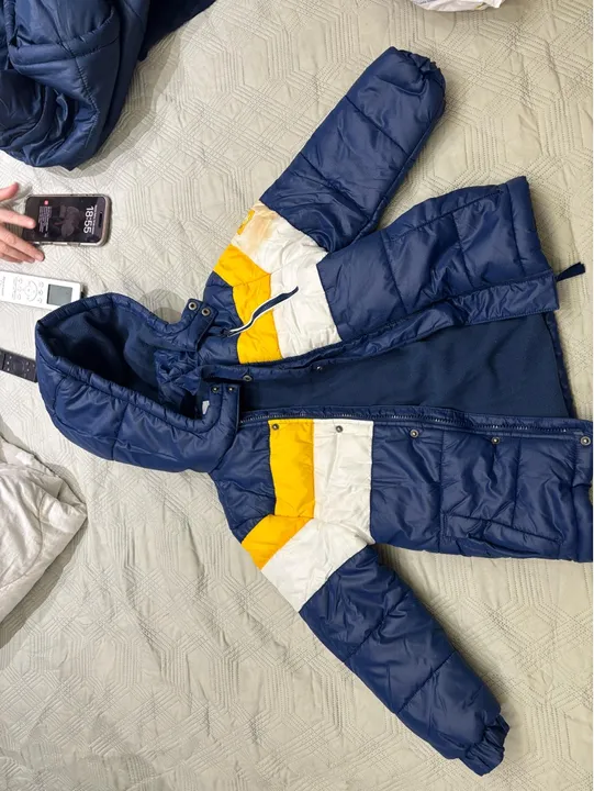 Casaco de inverno infantil - azul, branco e amarelo