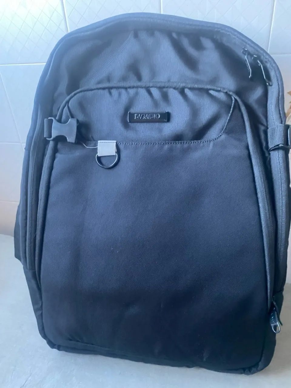 Mochila 6 compartimentos transforma mala lateral - Foto 2