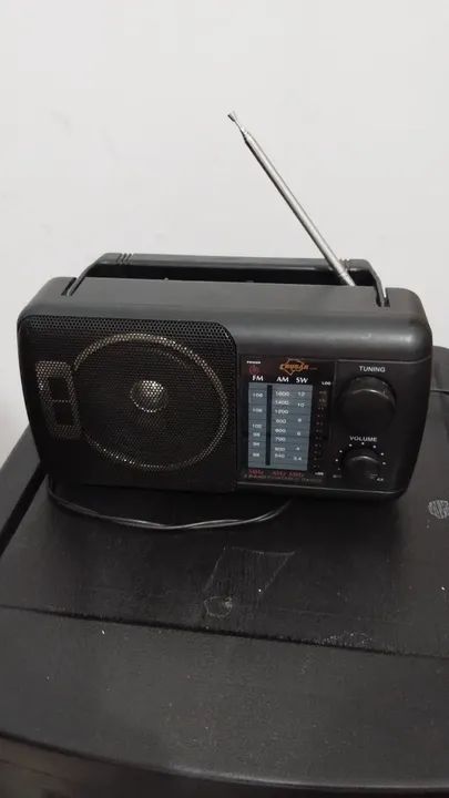 Rádio Cougar FM: AM: SW - Foto 3