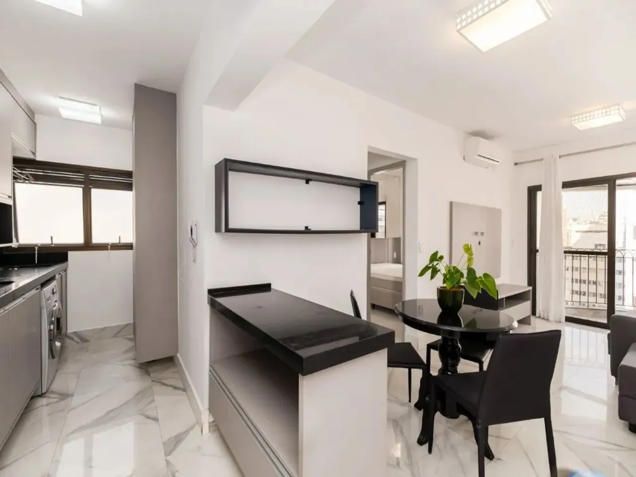 Seu Novo Refúgio Urbano Awaits: Apartamento de 1 Dormitório com Vaga de Garagem em um dos