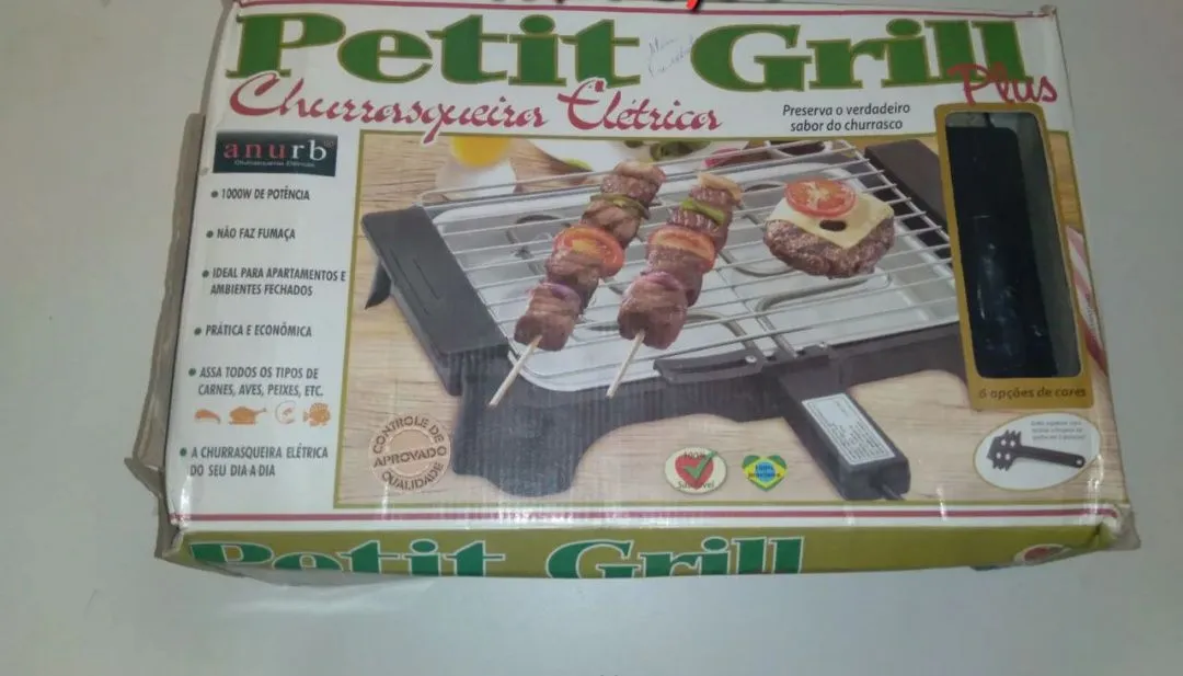 Churrasqueira Elétrica Petit Grill Plus - NOVO!