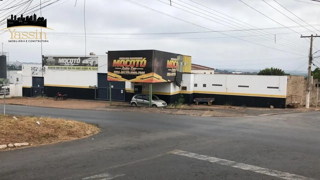 Salão comercial para venda ou locação em Várzea Grande
