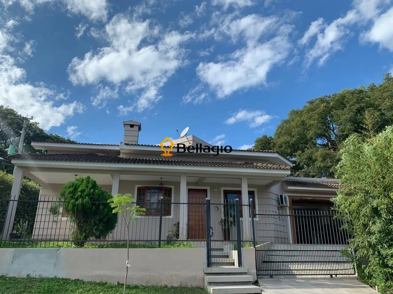 Casa 3 dormitórios à venda Chácara das Flores Santa Maria/RS