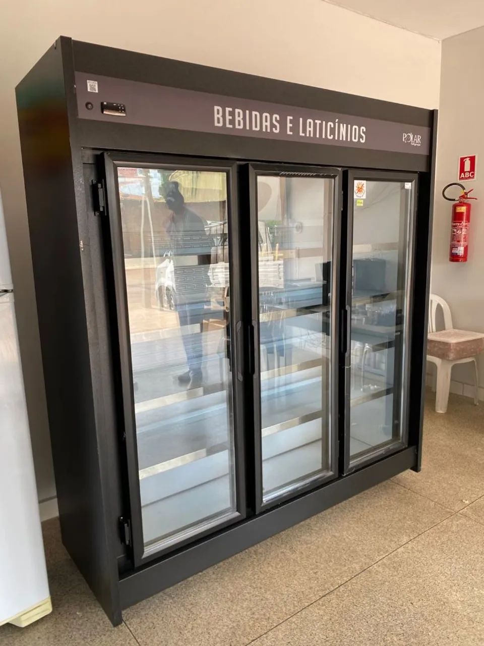Geladeira/Expositor Comercial Polar para Bebidas e Laticínios 3 Portas- Novo 