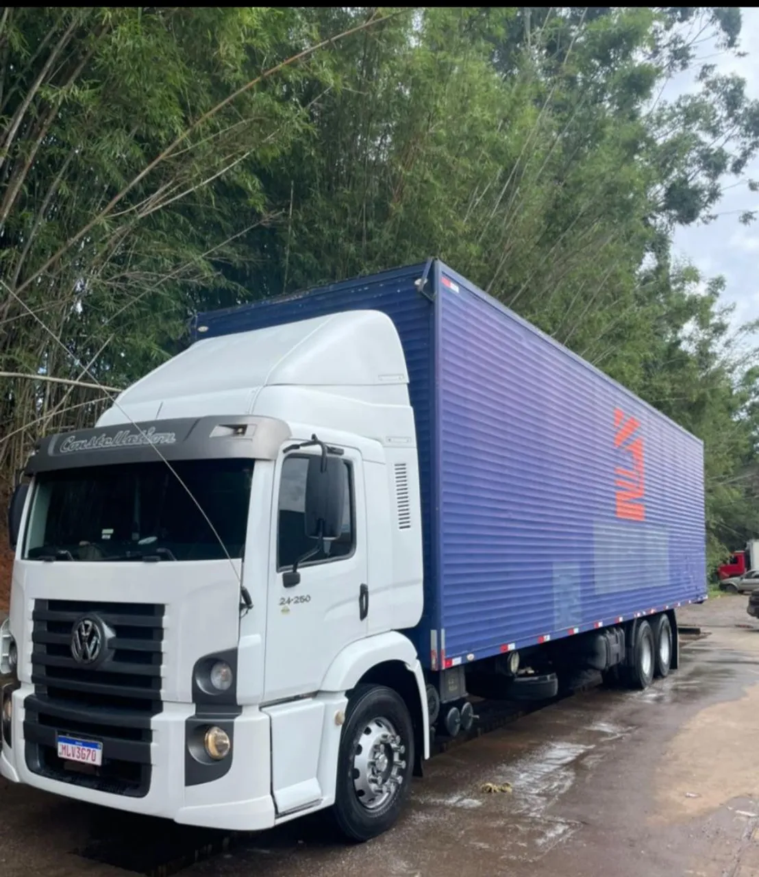 Disponível 24.250 constelleition 2011 com ar Condicionado.