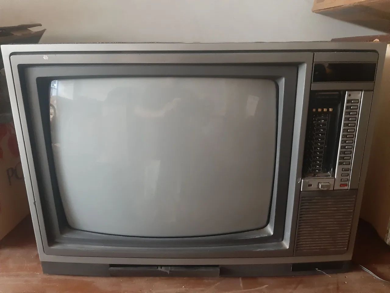 TV Mitsubishi TC 2001 Z 