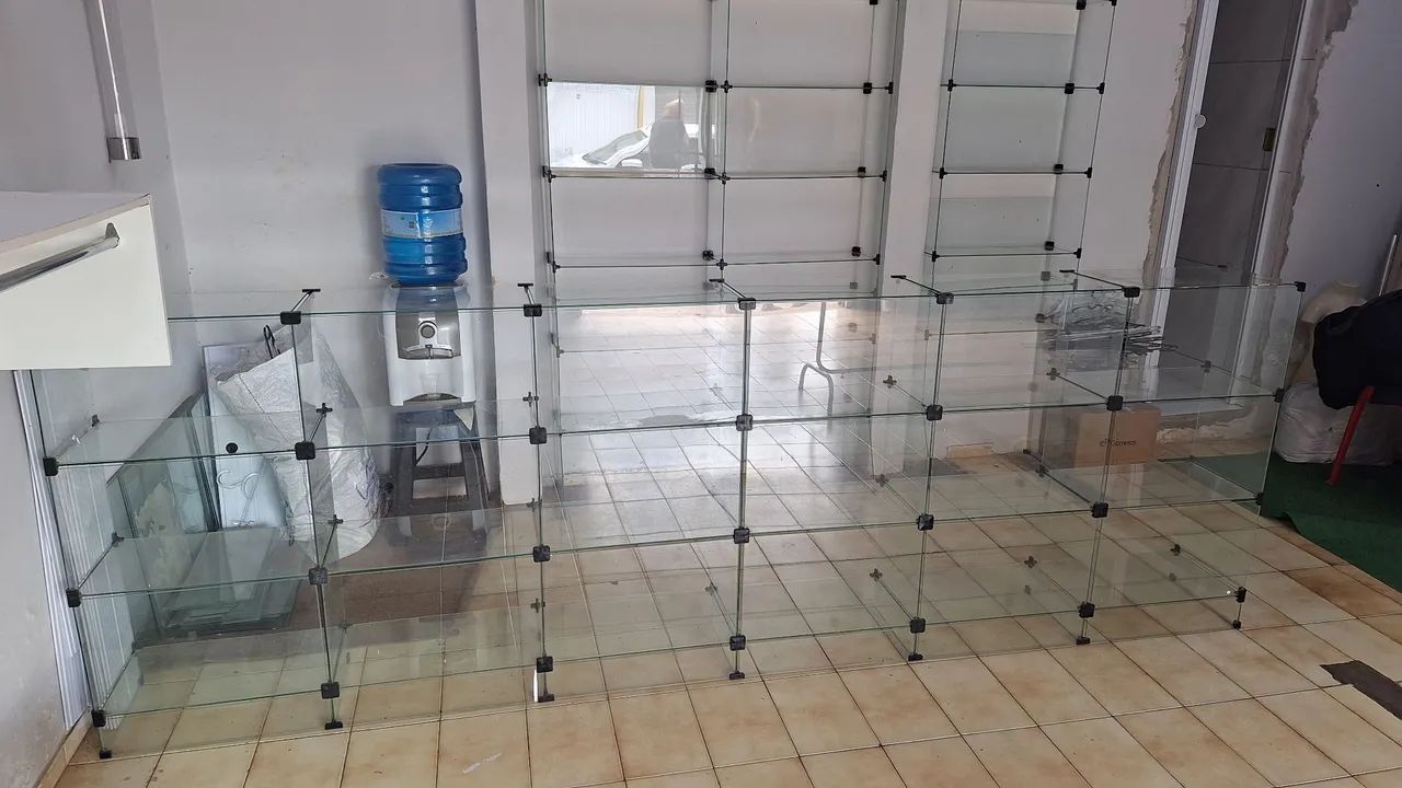 Estante de Vidro Elegante e Moderna - Foto 2