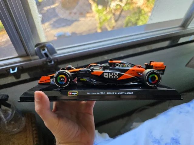 Miniatura F1 Mclaren MCL38 Oscar Piastri 2024 Aceito Cartão - Foto 2