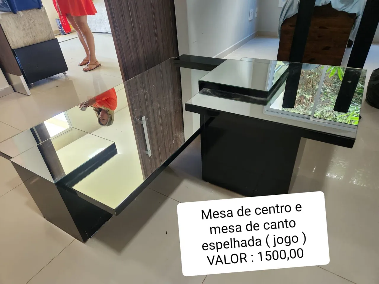 Mesas de centro e mesa de canto espelhadas